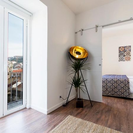 Amazing Downtown Apt With Small Balcony With View Over The Castle Lisboa Exterior foto