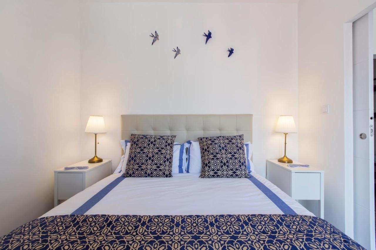 Amazing Downtown Apt With Small Balcony With View Over The Castle Lisboa Exterior foto