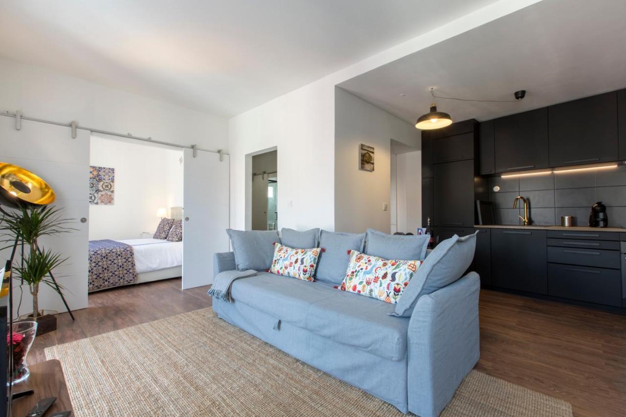 Amazing Downtown Apt With Small Balcony With View Over The Castle Lisboa Exterior foto