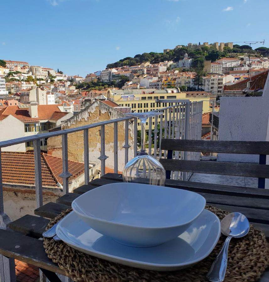 Amazing Downtown Apt With Small Balcony With View Over The Castle Lisboa Exterior foto