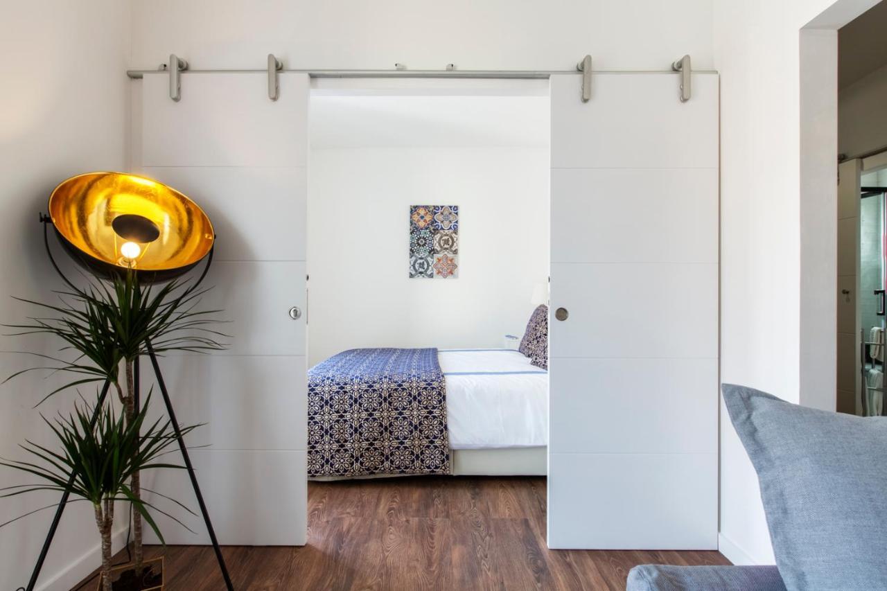 Amazing Downtown Apt With Small Balcony With View Over The Castle Lisboa Exterior foto